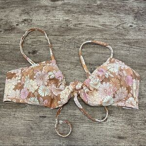 Xhilaration Daisy 70s Print Bikini Top Size Large